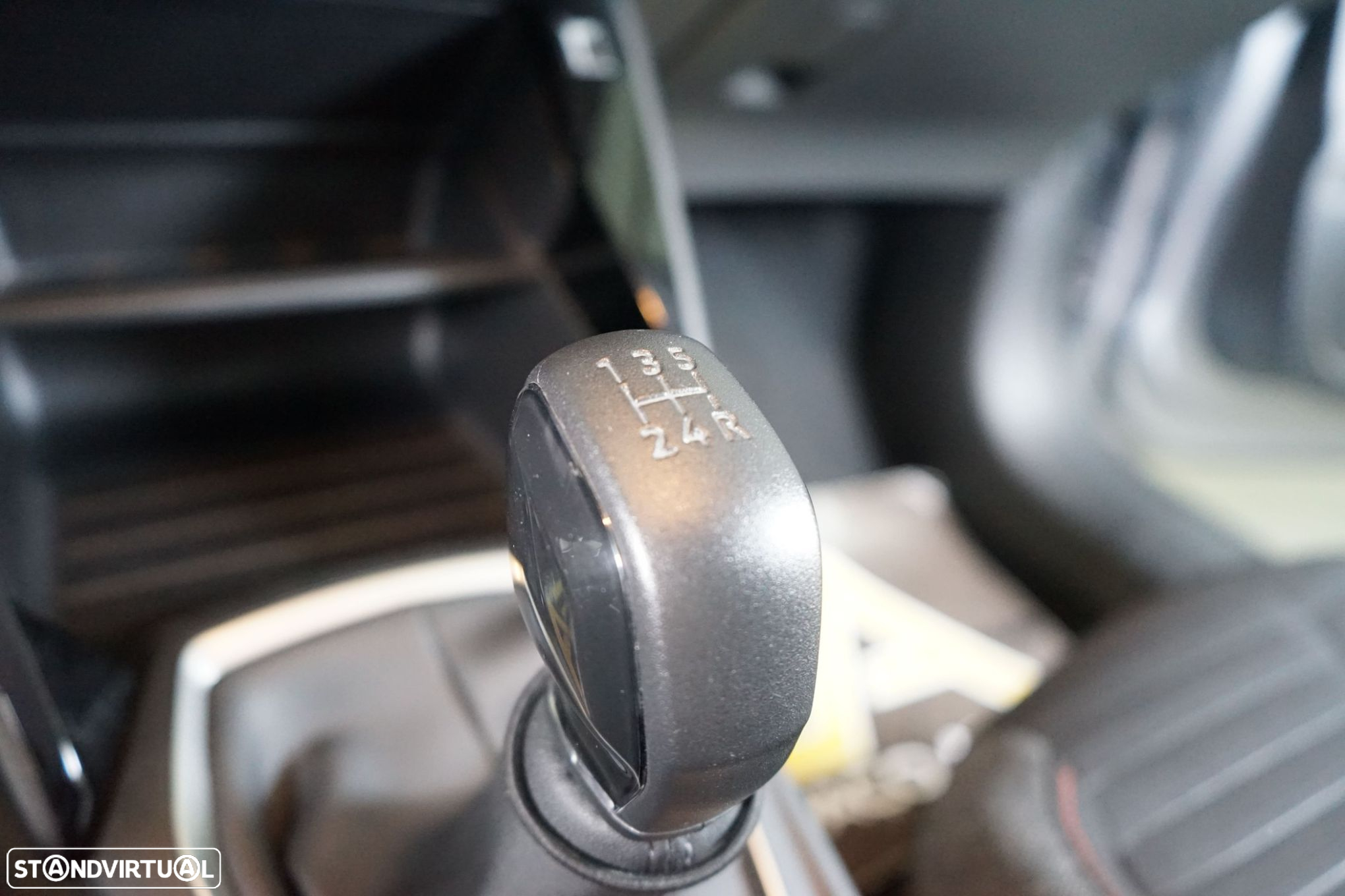 Peugeot 208 1.2 PureTech SE Style - 29
