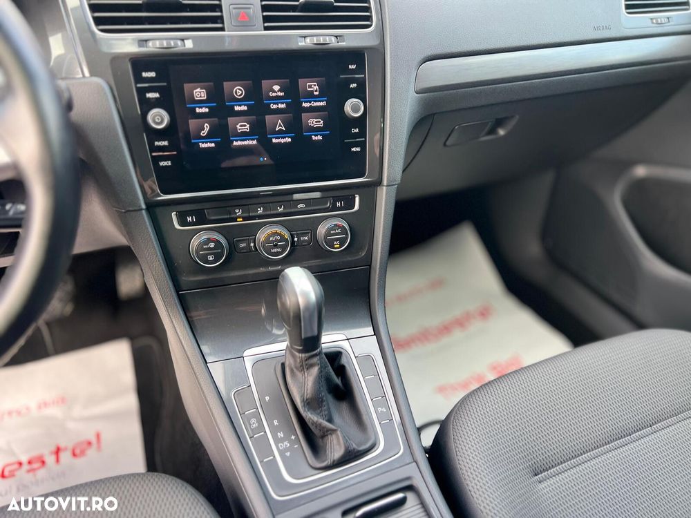 Volkswagen Golf - 16