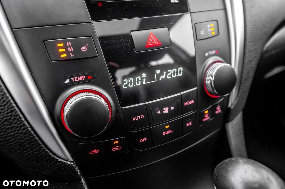 Suzuki Kizashi 2.4 Sport 4WD CVT - 31