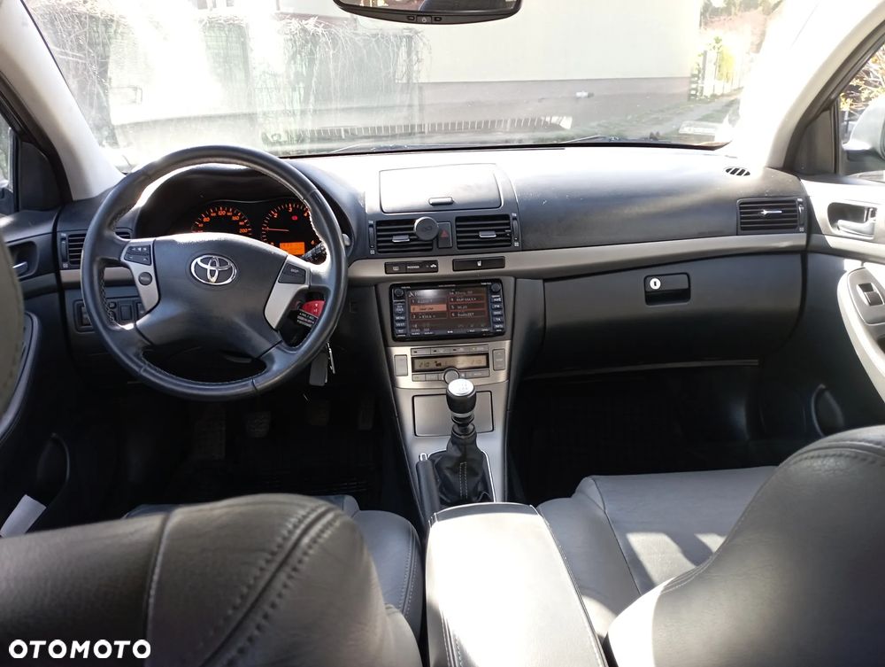 Toyota Avensis 2.2 D-4D Prestige - 11
