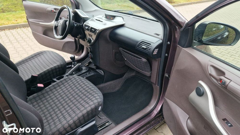 Toyota iQ 1.0 Sol - 16