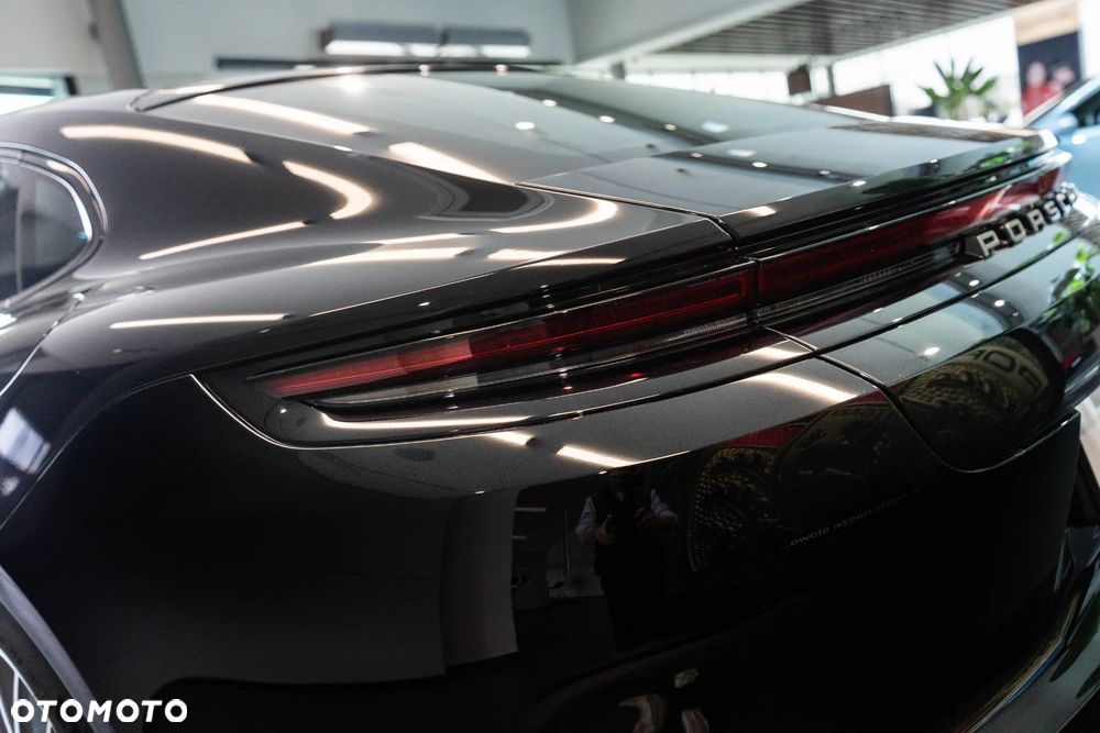 Porsche Panamera 4 E-Hybrid PHEV - 35
