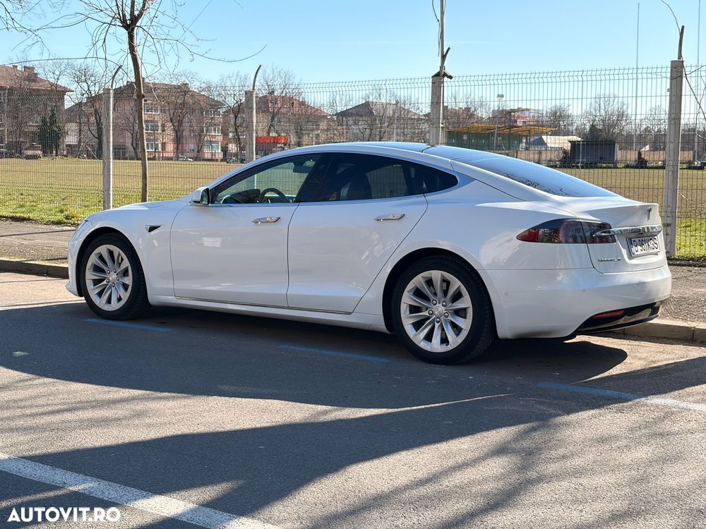 Tesla Model S - 5