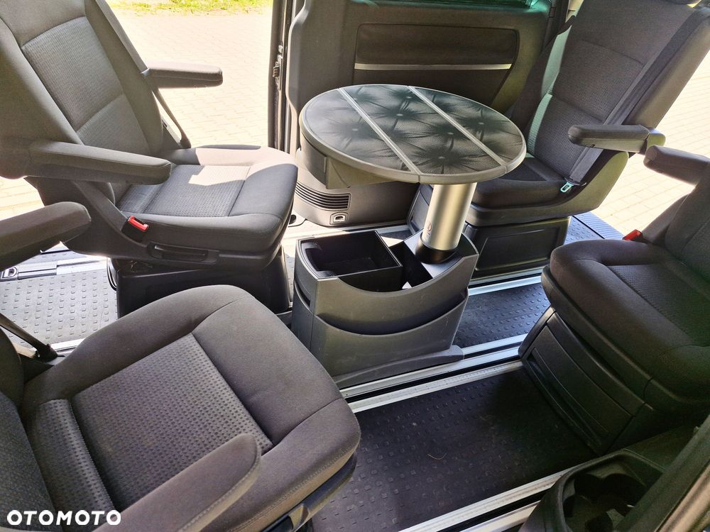 Volkswagen Multivan - 8