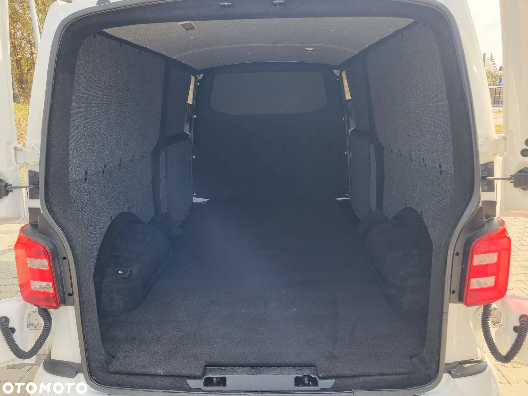 Volkswagen Transporter - 9
