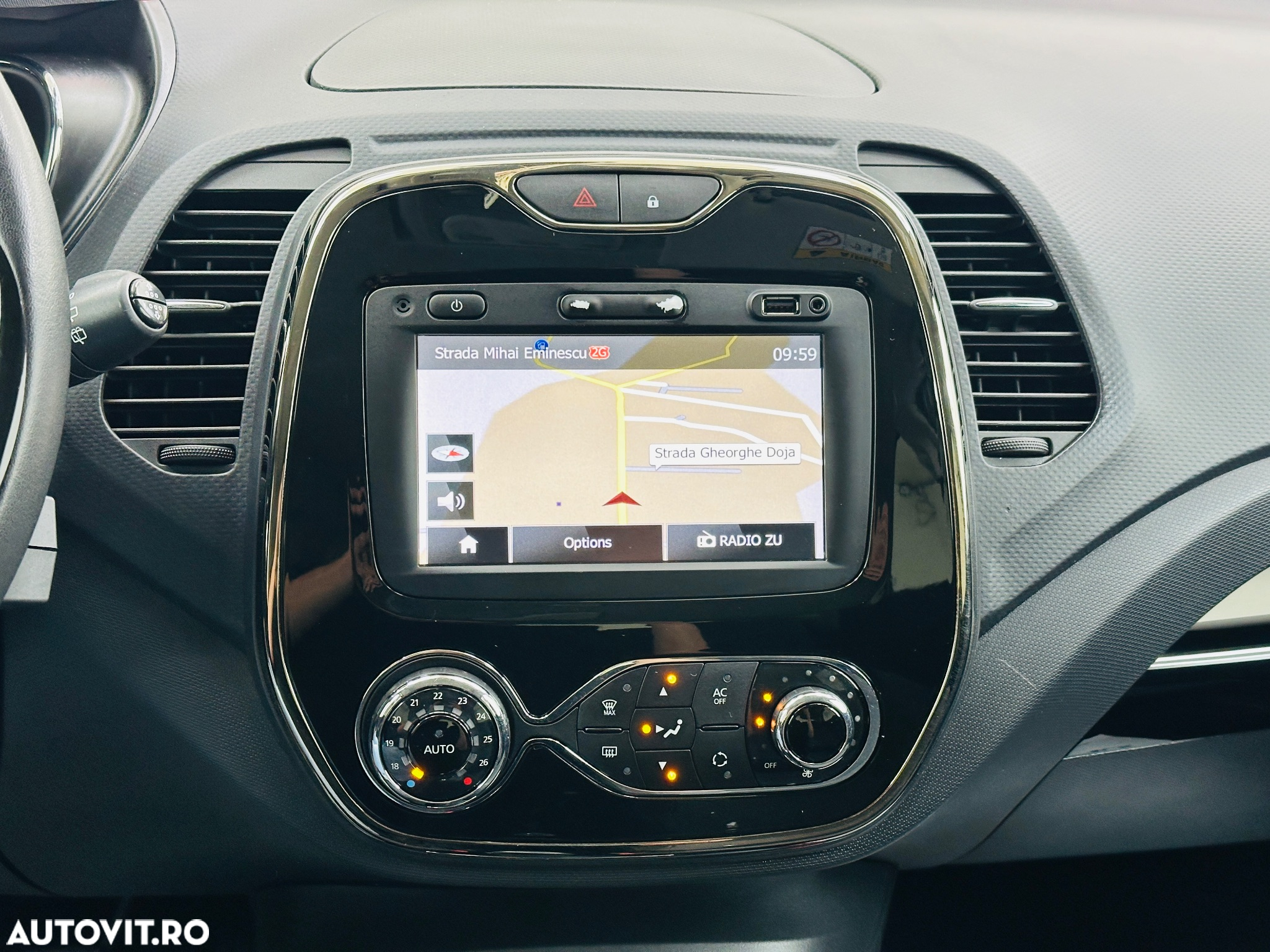 Renault Captur - 26