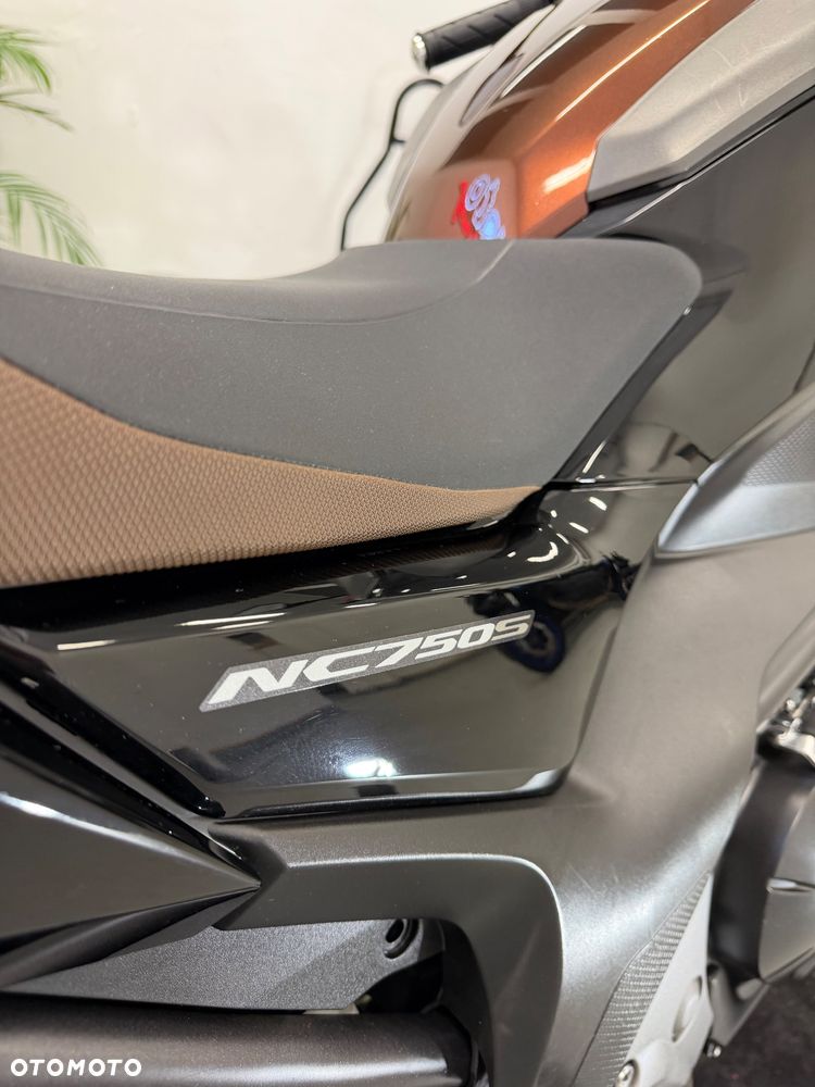 Honda NC - 17
