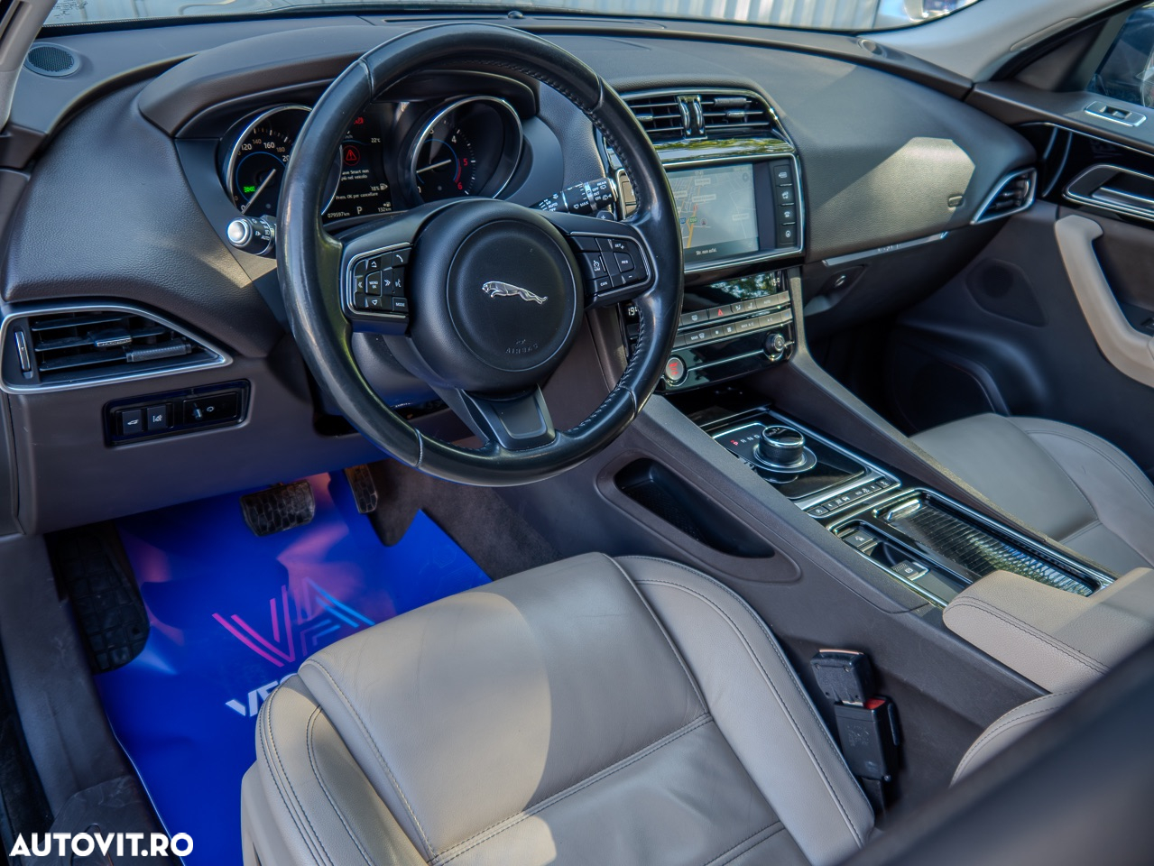 Jaguar F-Pace 20d AWD Aut. Prestige - 4