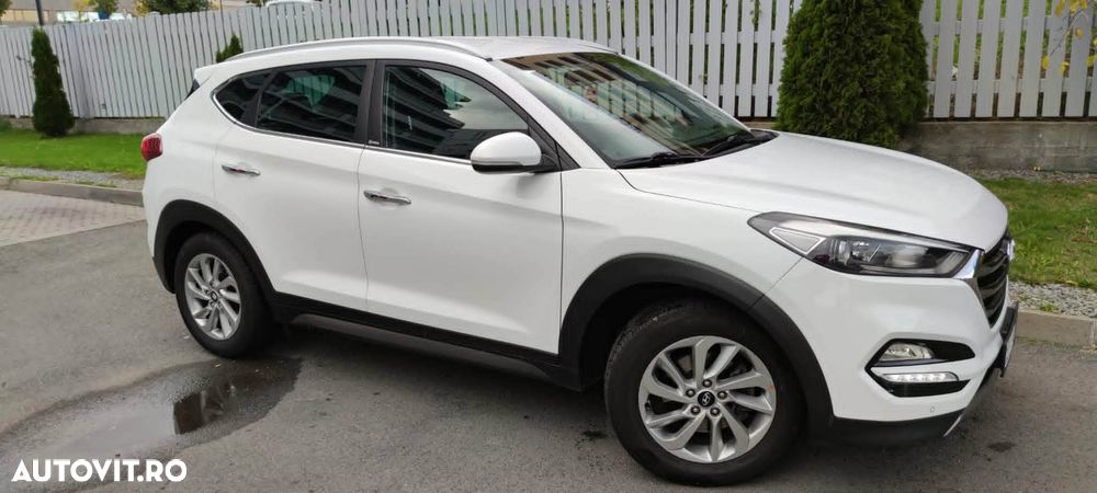 Hyundai Tucson 2.0 CRDI 4WD 6AT Style - 23