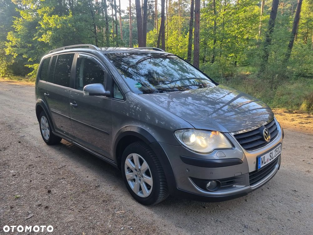 Volkswagen Touran 2.0 TDI DPF Highline DSG - 1