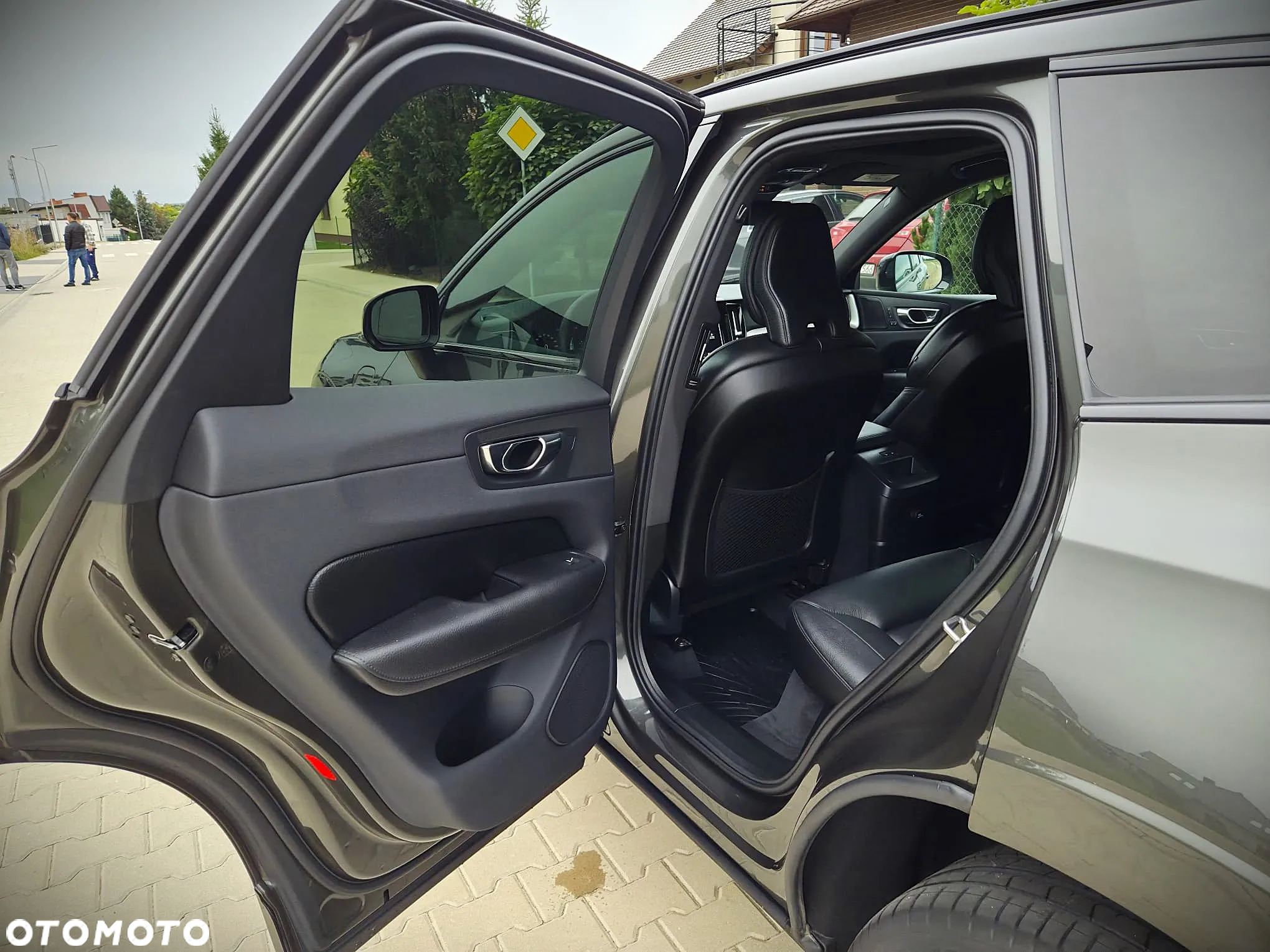 Volvo XC 60 T8 Twin Engine AWD Geartronic RDesign - 14