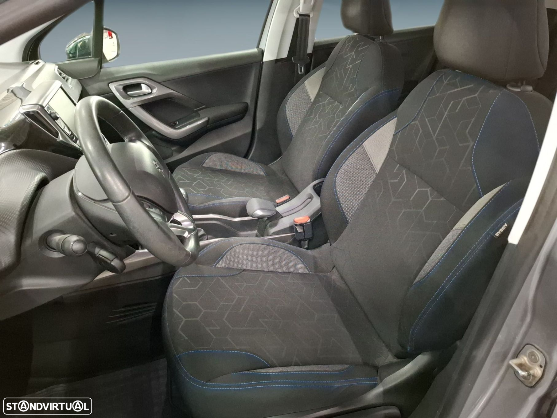 Peugeot 2008 1.6 BlueHDi Style - 11