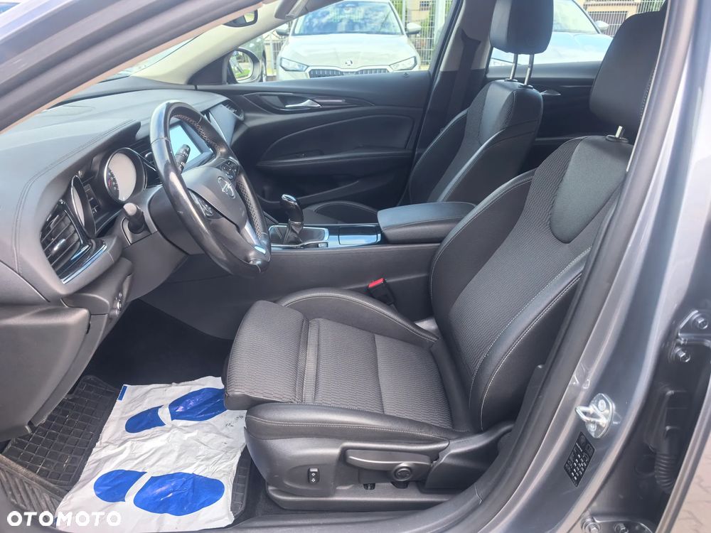 Opel Insignia - 15