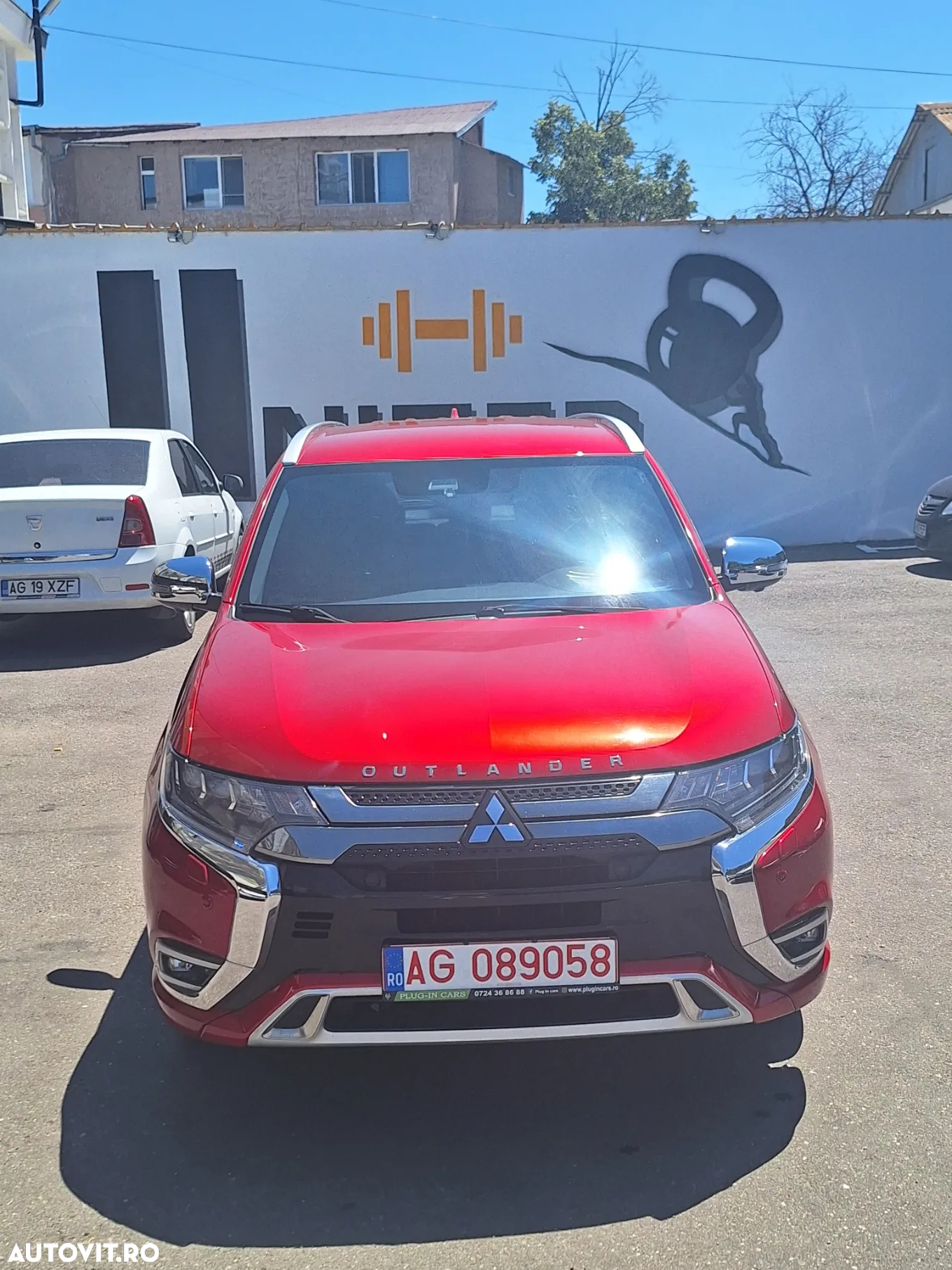 Mitsubishi Outlander 2.4 4WD Plug-In Hybrid Top - 26