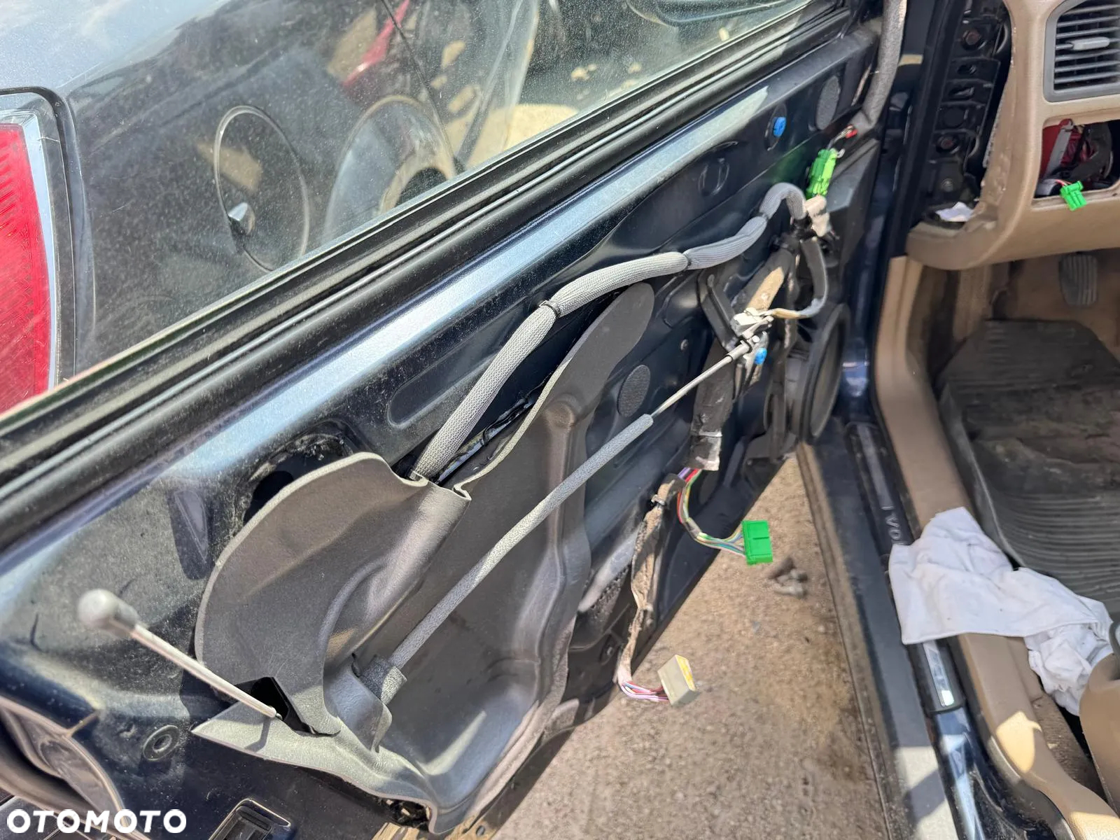 Volvo V70 2004r 2.4 bezyna 140KM Pojazd Cały na Części - 6