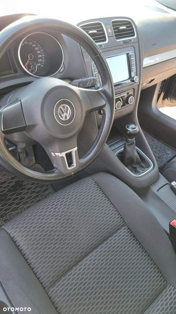 Volkswagen Golf - 6