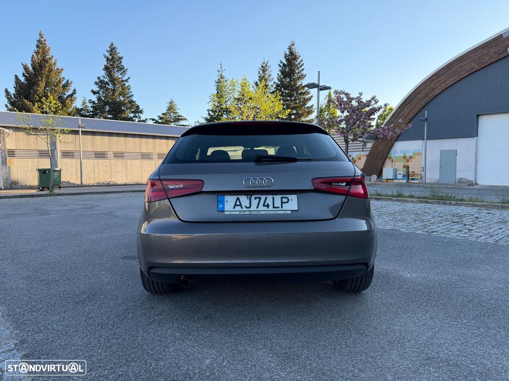 Audi A3 1.6 TDI DPF Ambiente - 4