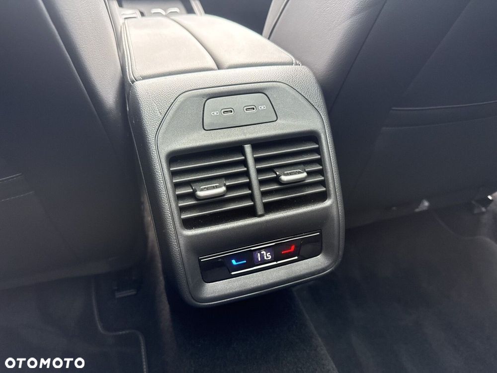 Volkswagen Passat Variant 2.0 TDI SCR 4Mot R-Line DSG - 37