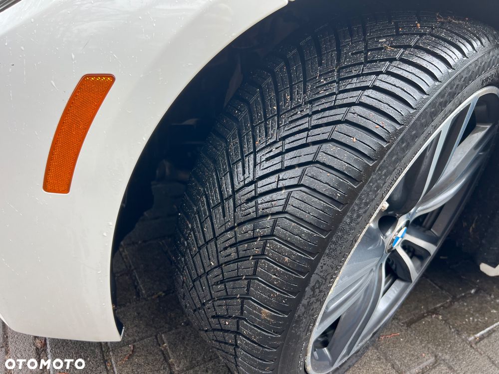 BMW Seria 3 340i Edition M Sport Shadow - 23