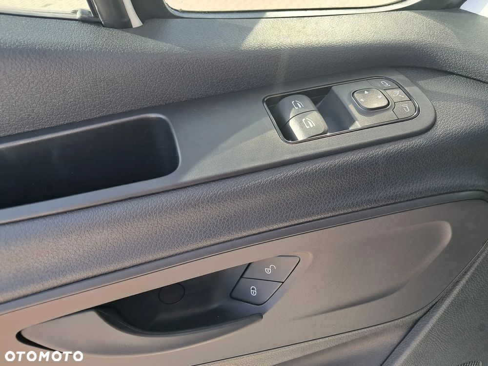 Mercedes-Benz Sprinter - 16