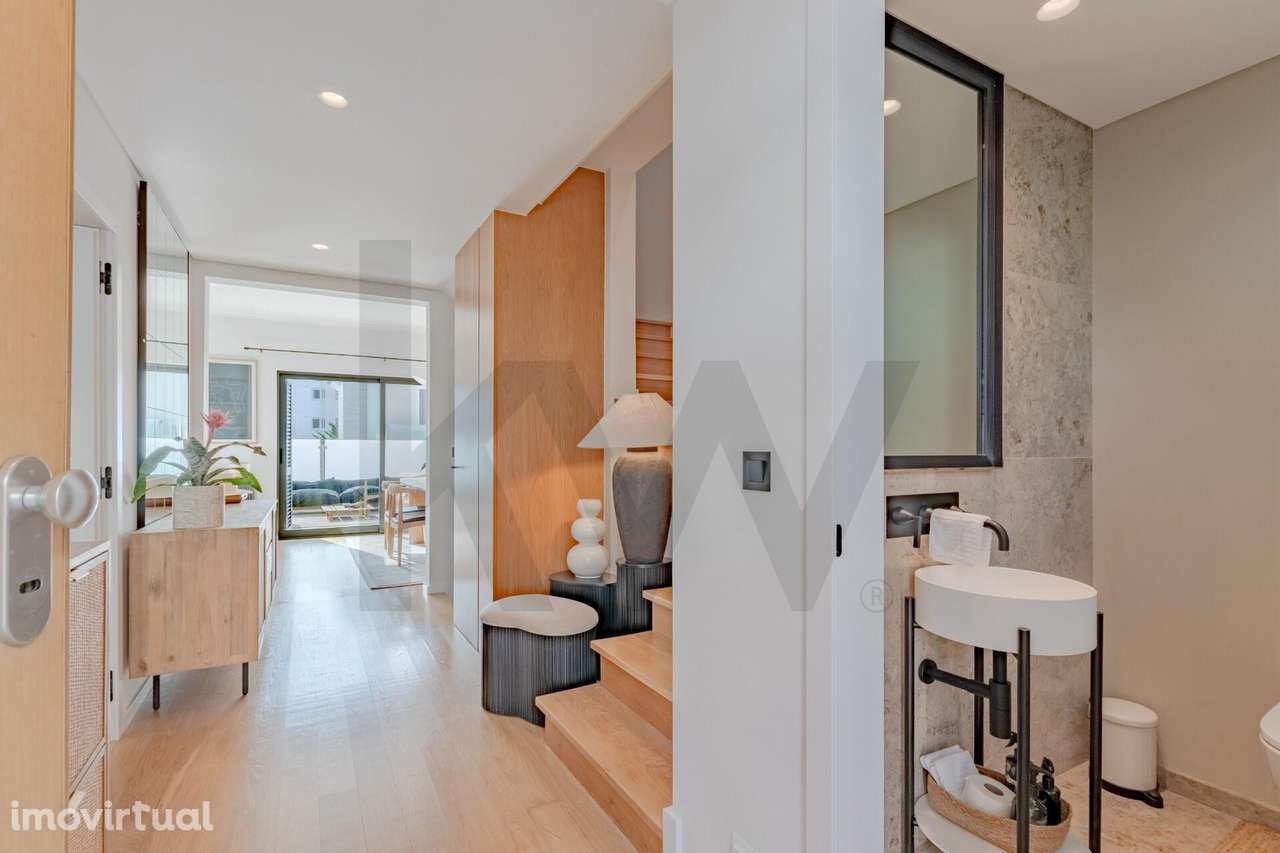 Moradia T2+1 Renovada com Terraço e Vista Mar em Condomínio com Piscin - Grande imagem: 2/51