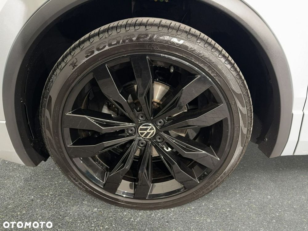 Volkswagen Tiguan - 11