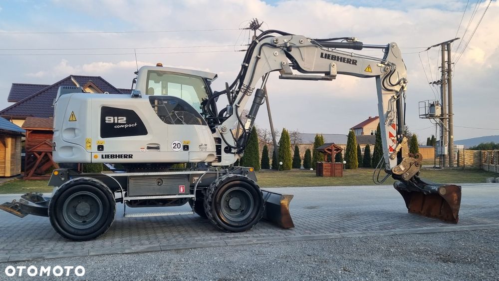 Liebherr A912/ 2017r/ Maszyna sprowadzona/ - 2