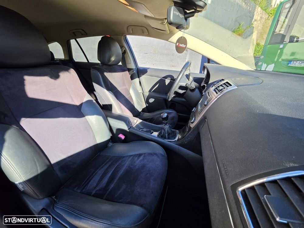 Toyota Avensis SW 2.0 D-4D Luxury+GPS - 5