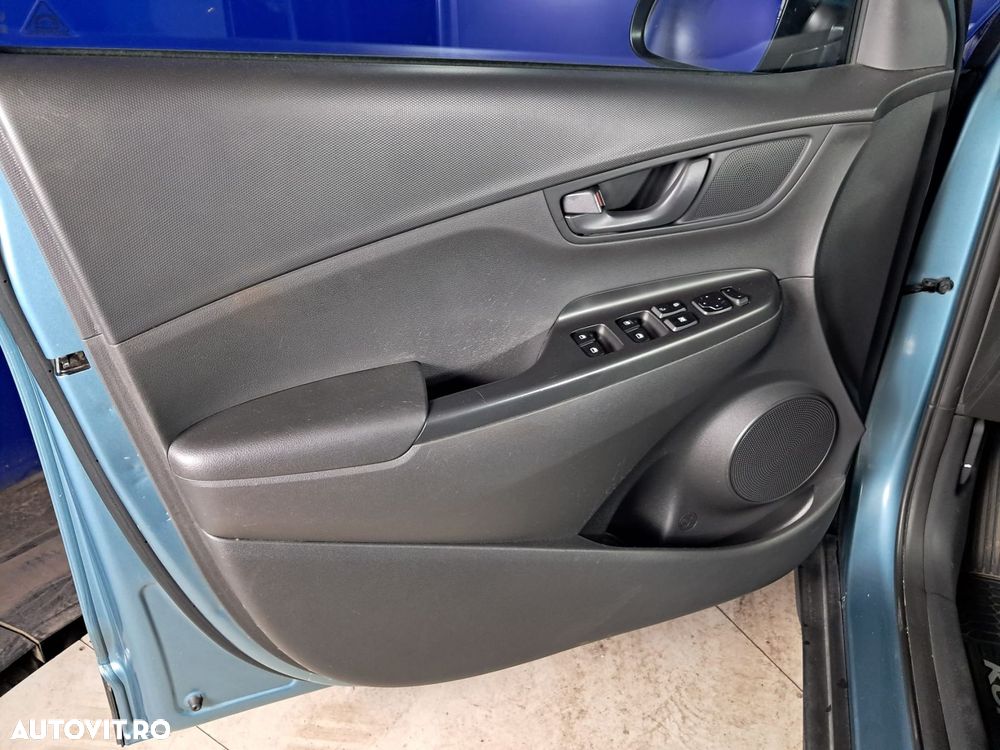 Hyundai KONA - 10