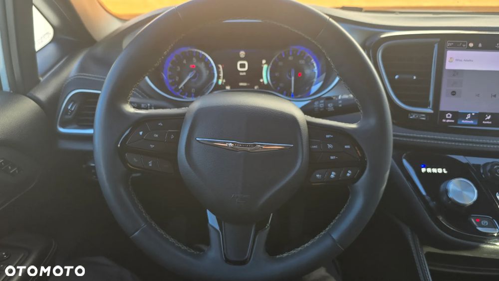 Chrysler Pacifica - 10