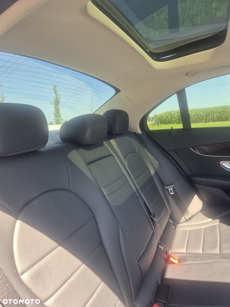 Mercedes-Benz Klasa C 300 7G-TRONIC - 27