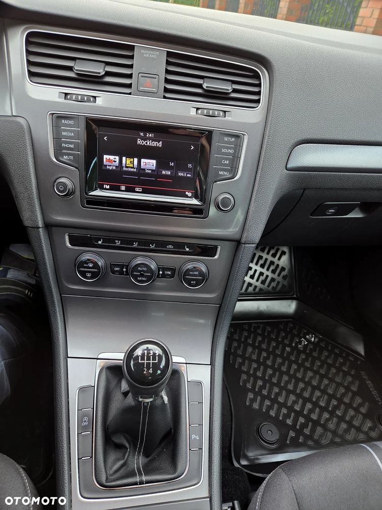 Volkswagen Golf 1.6 TDI BlueMotion Technology Lounge - 10