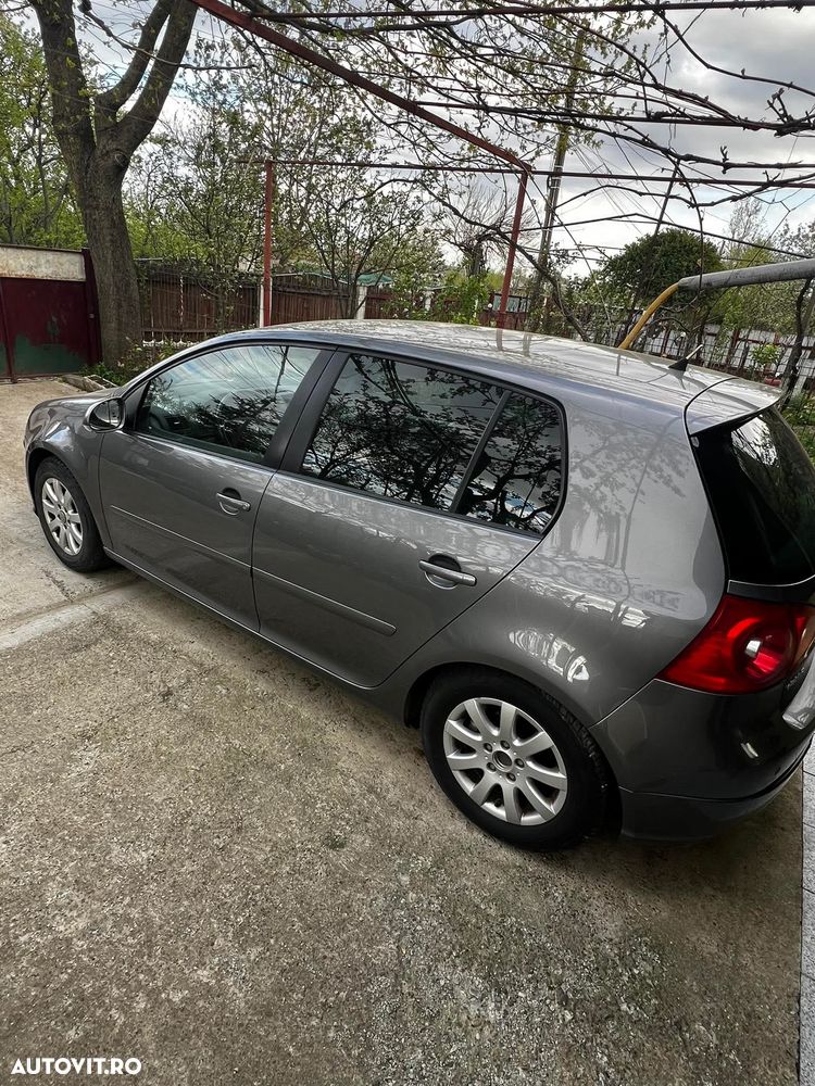Volkswagen Golf - 2