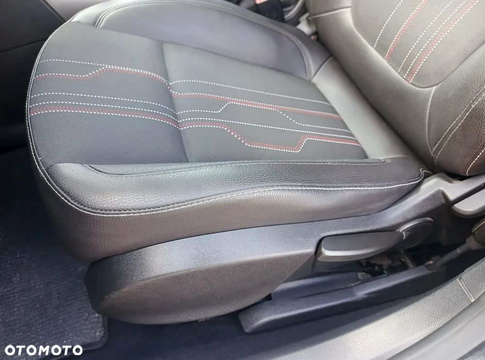 Opel Astra 1.4 Turbo 150 Jahre - 29