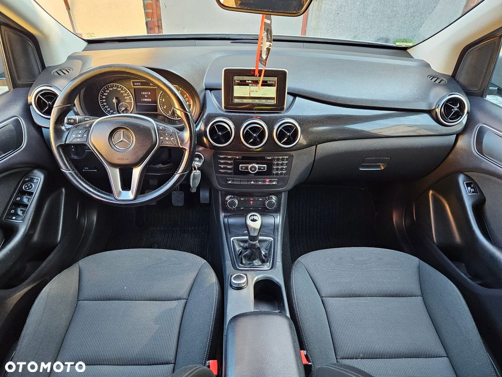 Mercedes-Benz Klasa B 180 (BlueEFFICIENCY) - 11