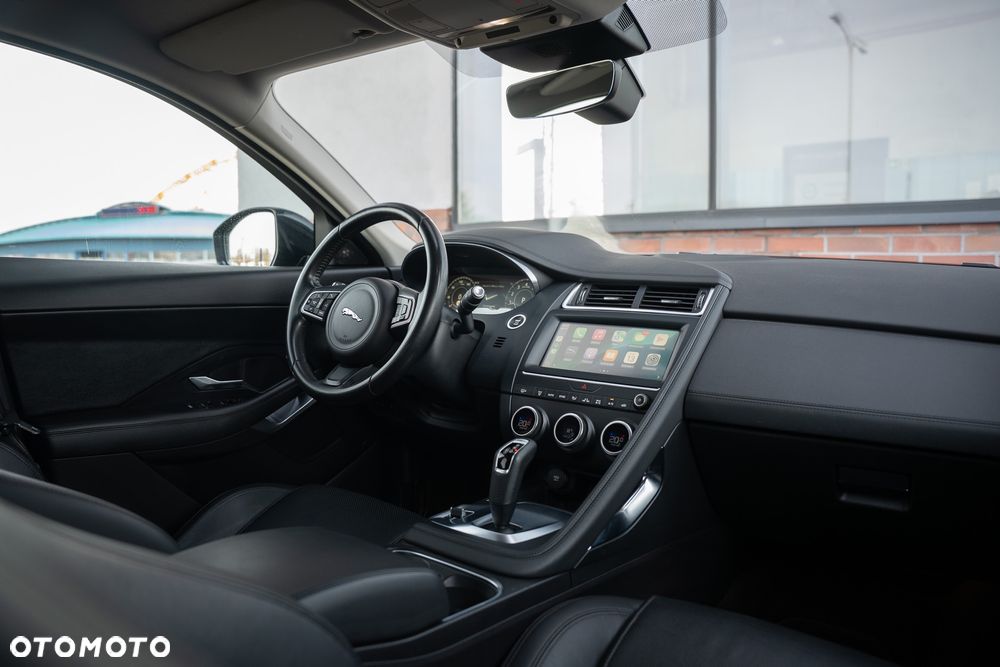 Jaguar E-Pace P200 AWD SE - 28