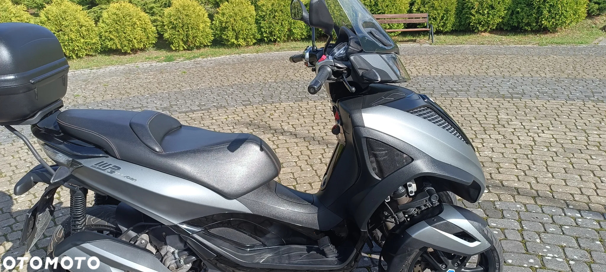 Piaggio MP-3 - 23