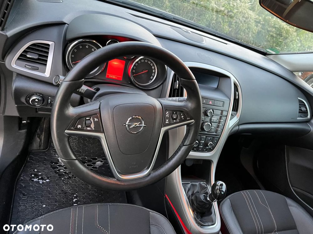 Opel Astra 1.4 Turbo - 11