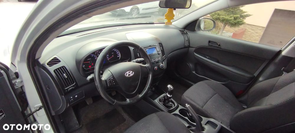 Hyundai i30 i30cw 1.6 CRDi UEFA EURO 2012 Edition - 5