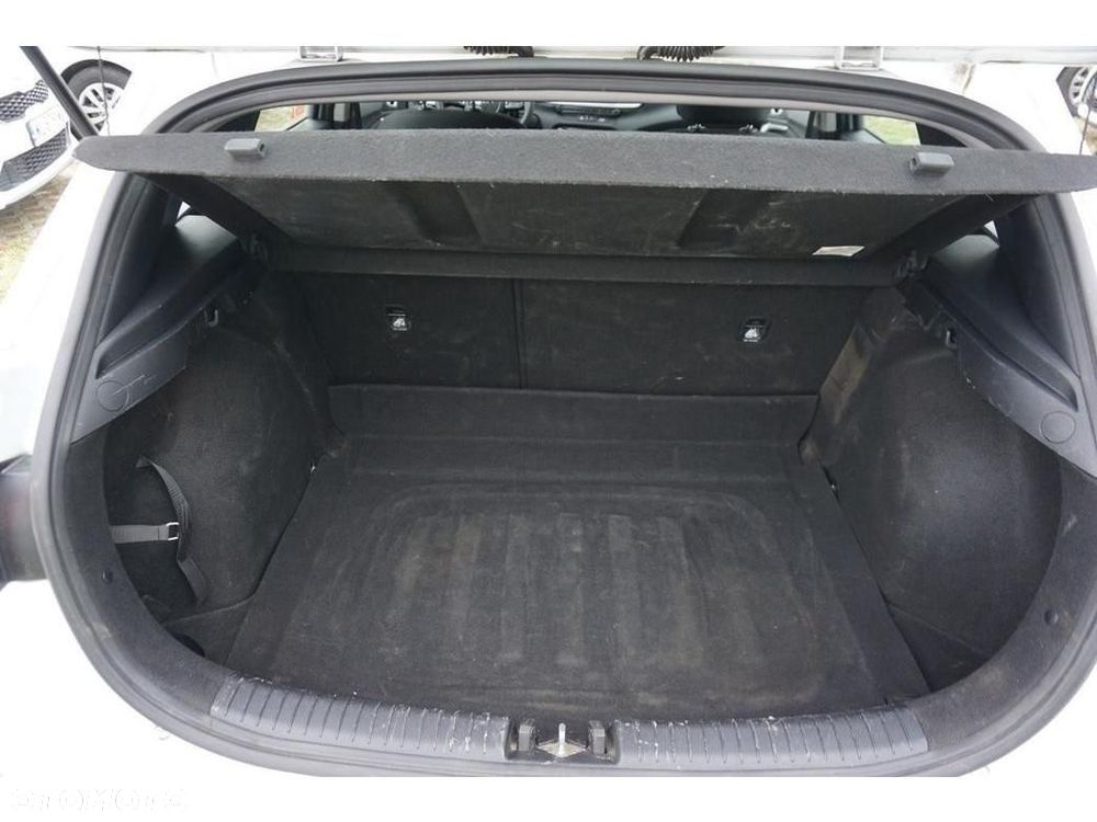 Kia Ceed - 28