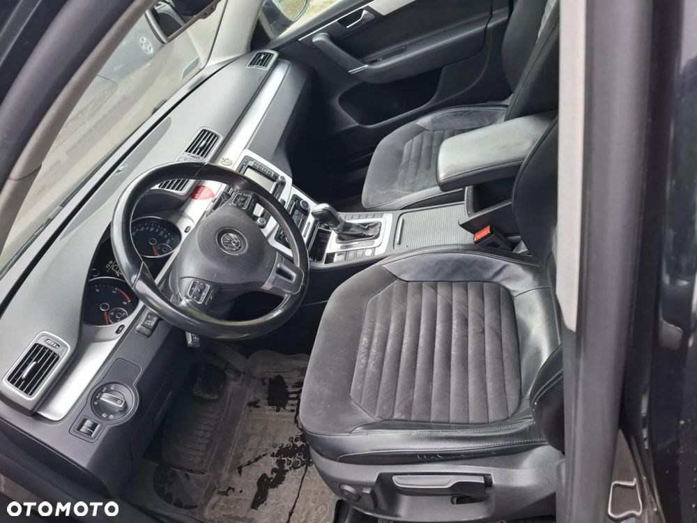 Volkswagen Passat 2.0 TDI 4Mot Highline DSG - 9