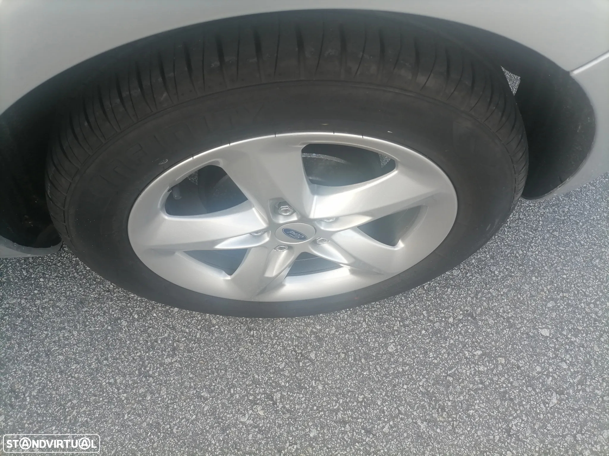Ford Focus 1.4 16V Trend - 14