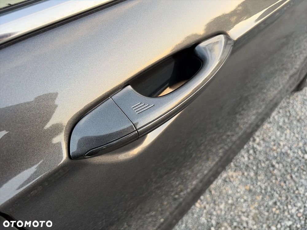 Ford Mondeo 2.0 Hybrid Titanium - 23