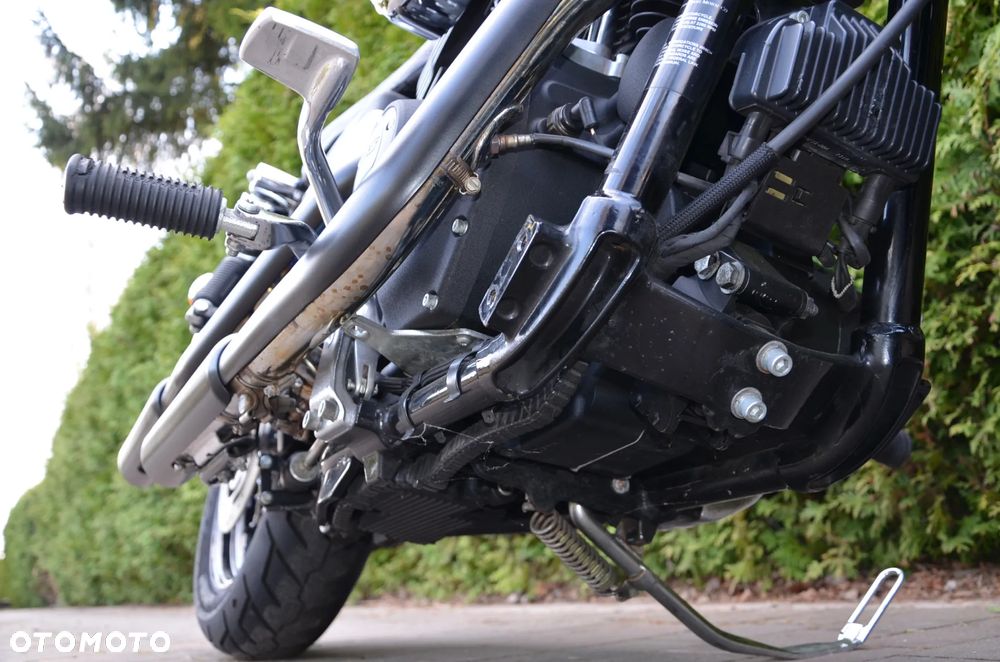 Harley-Davidson Dyna Street Bob - 38