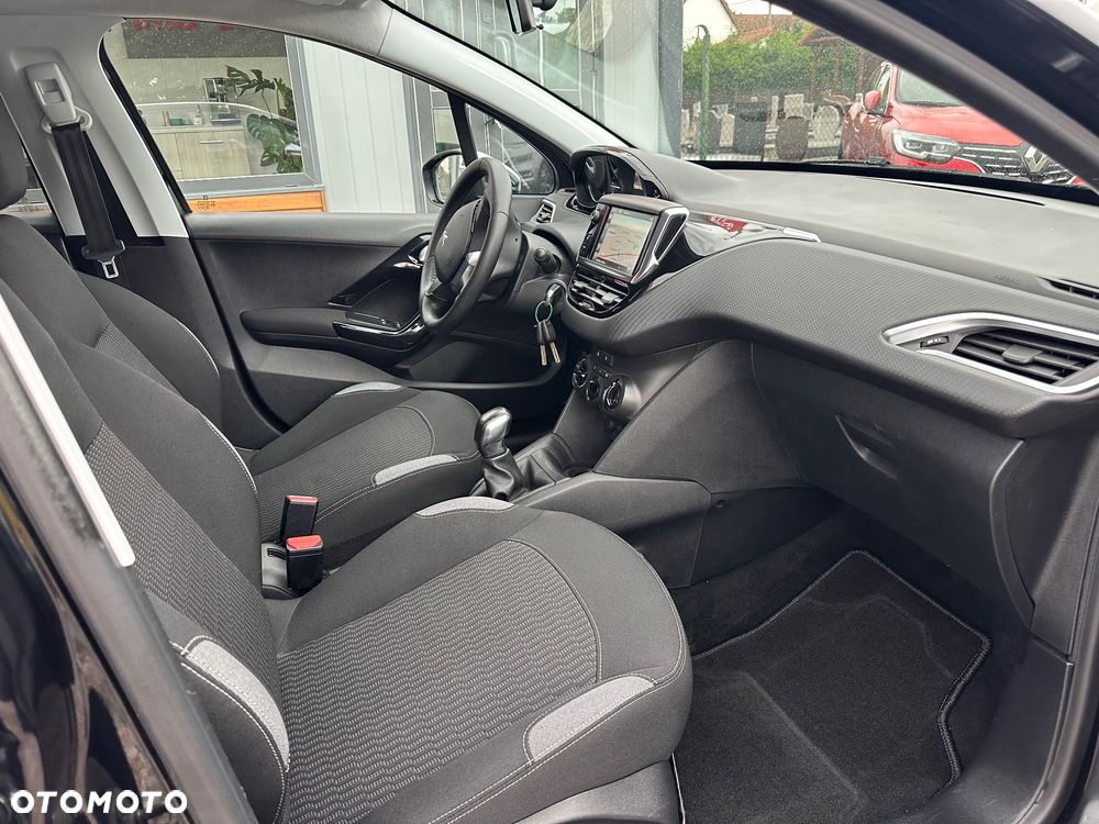 Peugeot 208 1.2 PureTech Style - 8