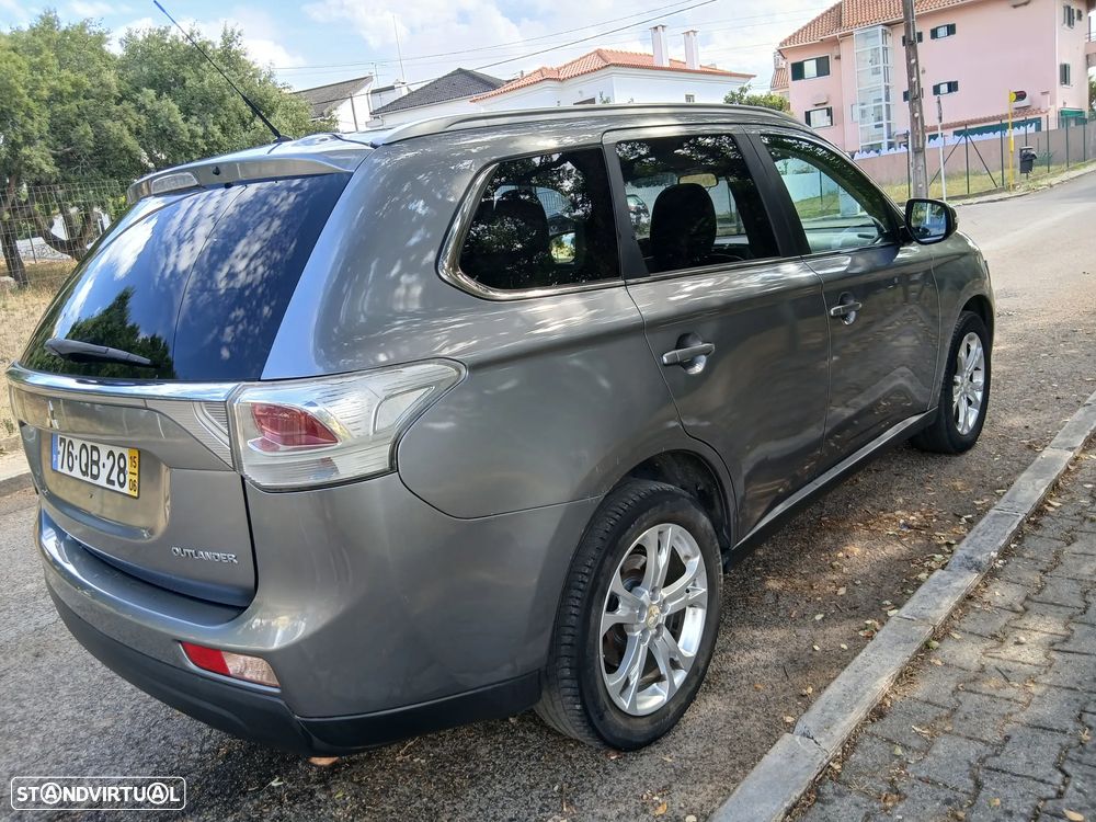Mitsubishi Outlander 2.2 DI-D Instyle Navi - 8