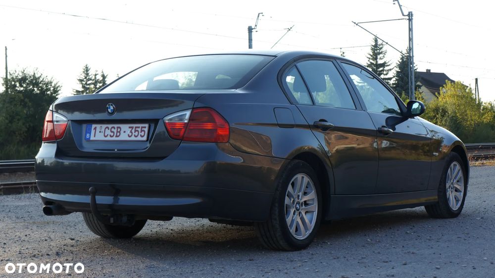 BMW Seria 3 318d - 6