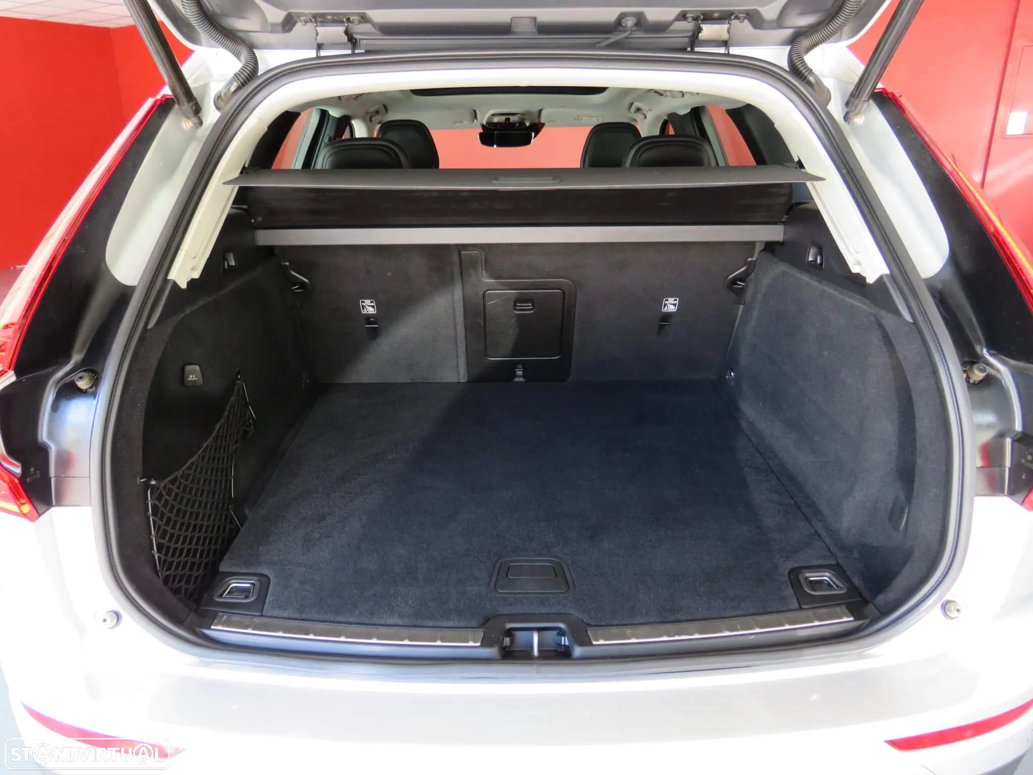 Volvo XC 60 2.0 D4 Momentum Plus Geartronic - 41