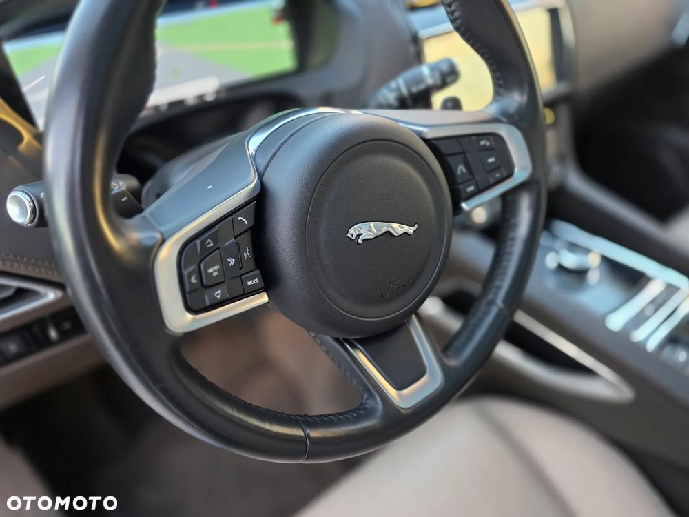 Jaguar F-Pace 2.0 i4D AWD Prestige - 28