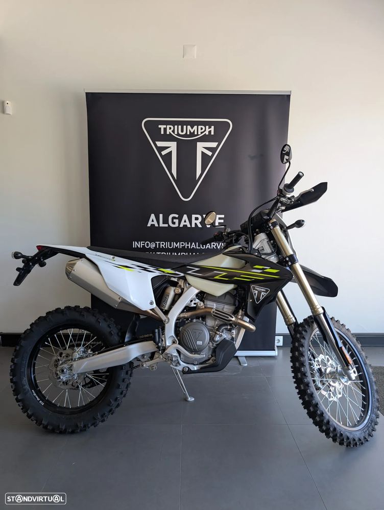 Triumph T TF 250-E - 3